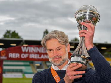 Bondscoach Van der Veen geniet van kampioenen onder 17: 'Aantal jongens echt heel goed'