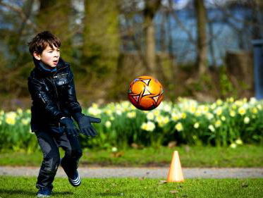 Feit of Fictie: jongens moeten buiten spelen voor betere schoolprestaties