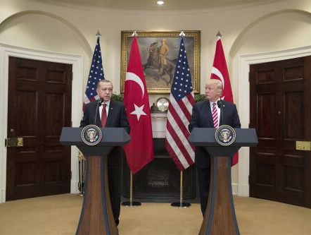 Bondgenootschappen kraken onder grensoverschrijdende Erdogan en Trump