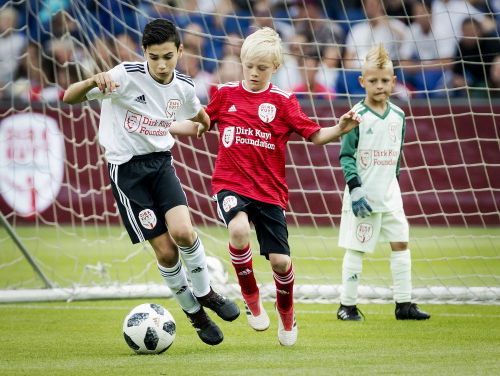De jonge spelers van SV Walcheren mogen weer voetballen