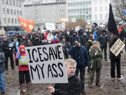 De Ochtend in IJsland: Is het een goed idee om bankiers te vervolgen?