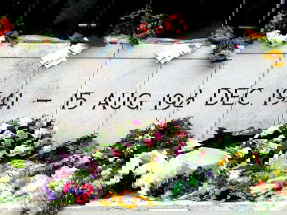 'Tegen het vergeten' een theatrale route door Amsterdam waarin jongeren gezicht geven aan slachtoffers Holocaust