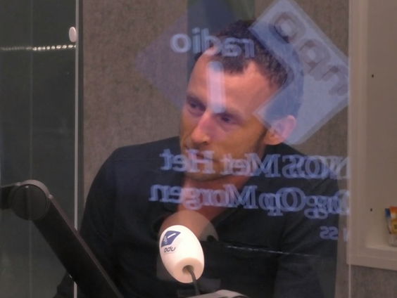 Documentairemaker Johannes Hogebrink probeerde zijn hond te laten vliegen