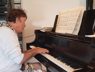 Lockdown Sessions: Laurens van Rooyen