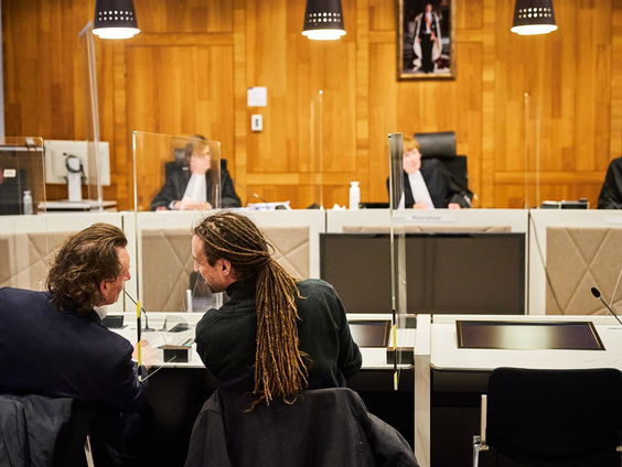 De avondklok en het rechtsysteem