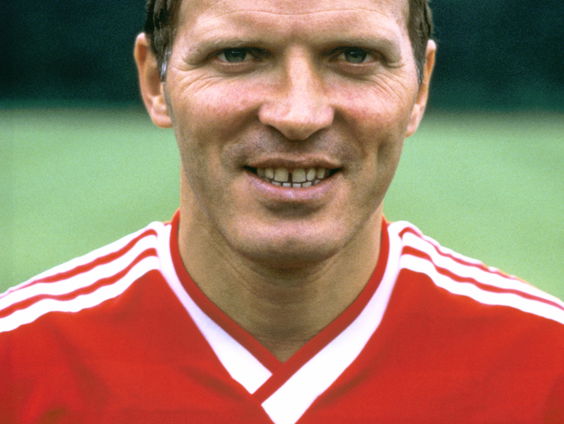 Hoe PSV-icoon Willy van de Kerkhof honorair consul in Armenië is geworden