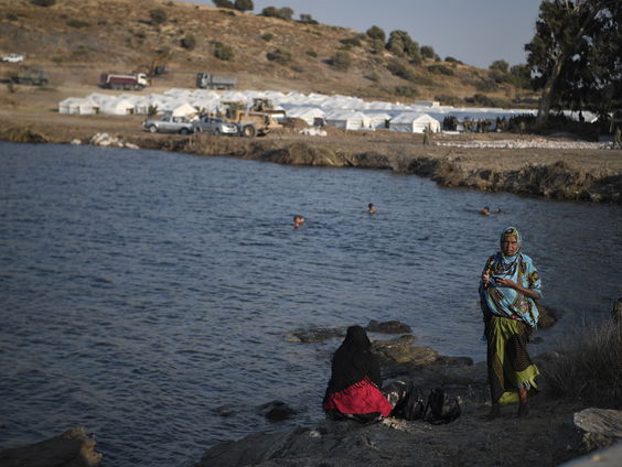 Het Rode Kruis roept op om slachtoffers van brand Kamp Moria te helpen