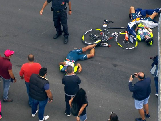 Wielrenner Etienne van Empel: weggeblazen door een helikopter