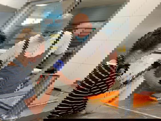 "Voilà: de tompouce!"