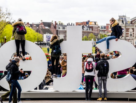 'Toeristen leveren Amsterdam minder op dan gedacht'