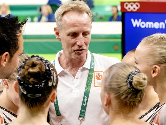 Turnbond zet topsportprogramma vrouwenploeg stil