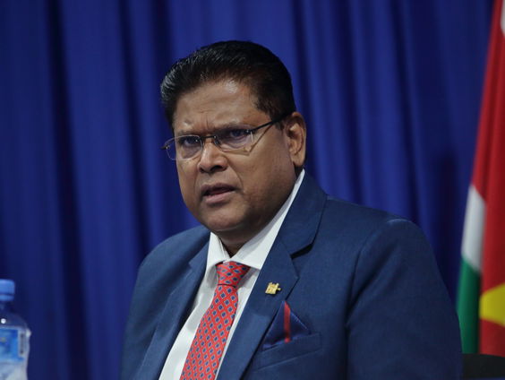 Hoe komt Suriname van torenhoge schuld af?