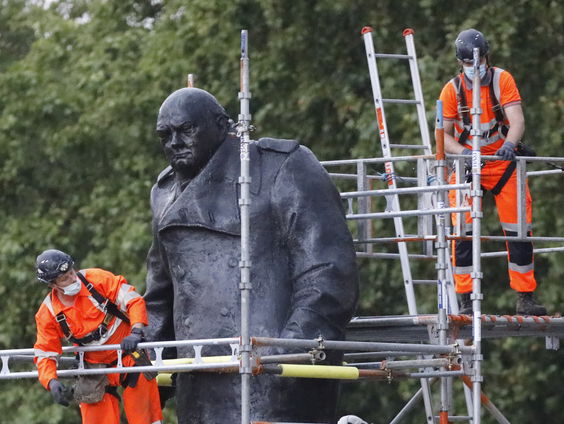 Winston Churchill: Held of racist?