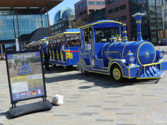 Spatschermen in toeristentrein Leeuwarden, komen ze er of niet?