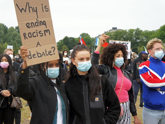 Radio Doc: Het Pad naar Polarisatie | Mathijs Deen interviewt Ischa Meijer