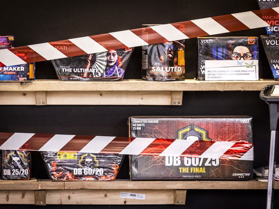 Micha van Hoorn verkoopt virtueel vuurwerk voor het goede doel