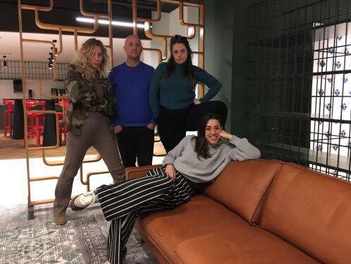 Grensverleggend, publiek verleidend en ook nog eens grappig, wat hebben de gestampte meisjes niet? Je hoo ...