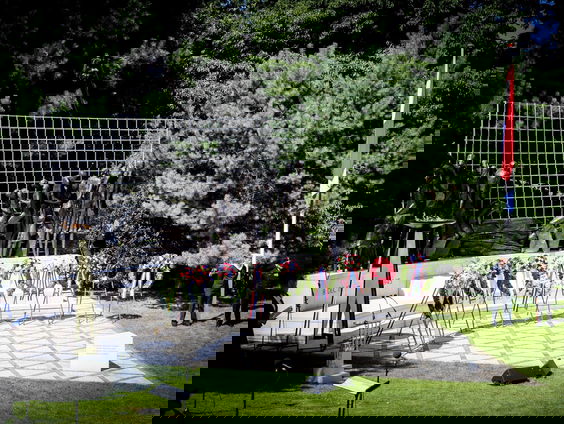 Theaterregisseur Eric de Vroedt over het Indische verleden van zijn moeder