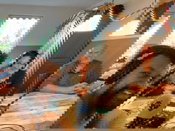 Kantinebeheerder Debby baalt van landelijke maatregelen: 'de lokale sportkantines hebben het al lastig'