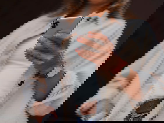 Duizenden jongeren zijn slachtoffer van verspreiden naaktbeelden