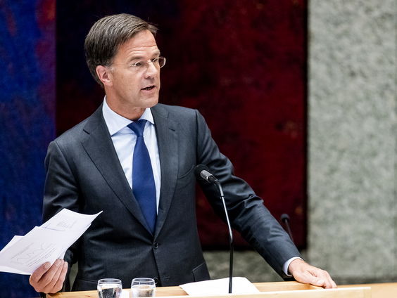 Krijgen zorgmedewerkers genoeg betaald?