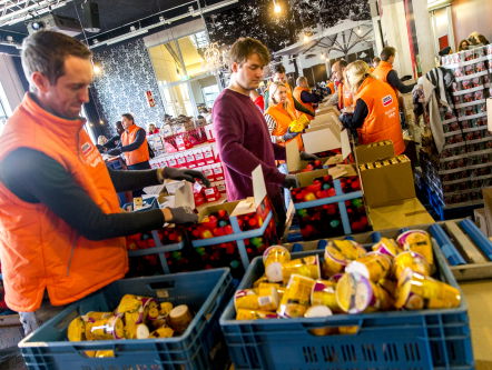 Meer Nederlanders kloppen aan bij de voedselbanken