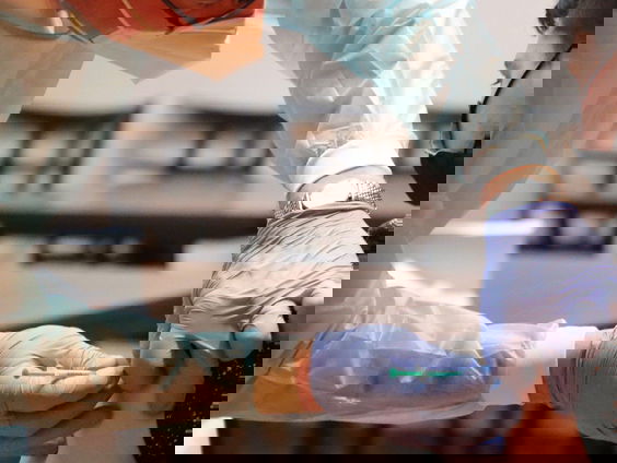 Tweedeling in de maatschappij: ‘Gevaccineerden zouden misschien meer vrijheden kunnen krijgen'