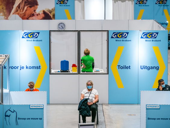 Heeft het zin om de tweede prik uit te stellen?