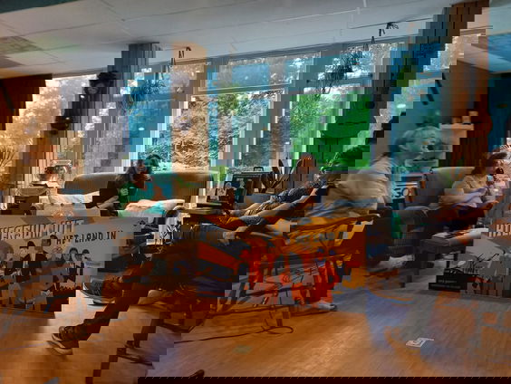 Na een moeilijke tijd zijn de buurthuizen weer open