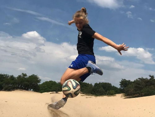 Vandaag in 2010: start reis 'Zeilmeisje' Laura Dekker