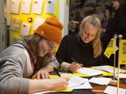 Schrijven voor de vrijheid van mensen die gevangenzitten, worden gemarteld of bedreigd