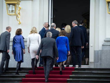 De Weddenschap - Bordesscène Kabinet Rutte III