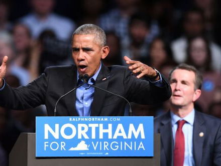 Obama maakt rentree op politieke podium