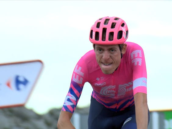 Carthy wint op Angliru, Carapaz herovert rode trui