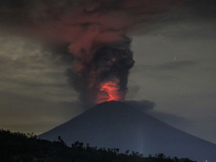 Bali gaat gebukt onder vulkaan Agung