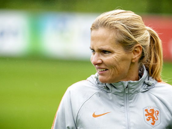 Sarina Wiegman wint FIFA coach prijs: verdiend of toch niet?