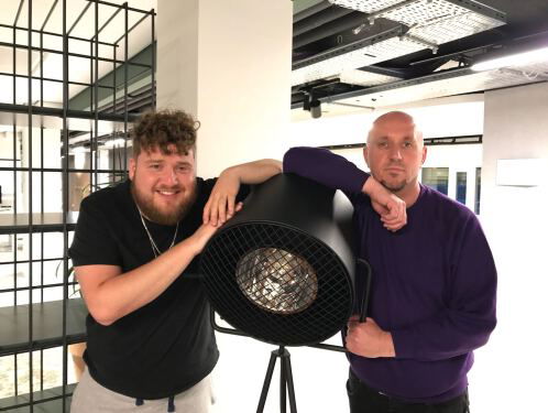 De favoriete rapper van rapper Dave Budha? Je raadt het nooit!