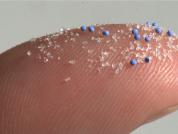 Hoe gevaarlijk zijn microplastics in ons lichaam?
