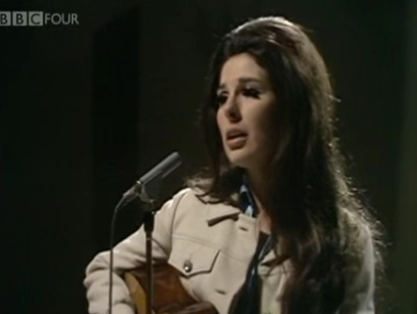 Kris Berry zingt live 'Ode to Billie Joe' van Bobbie Gentry in de Strijdbare 17