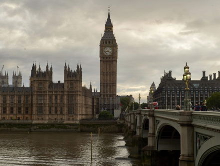 Live: Exit poll en de eerste uitslagen UK-elections