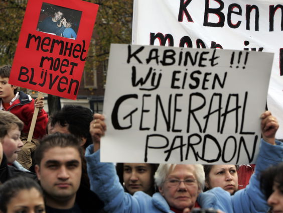 Naturalisatie onmogelijk, ondanks ruim 13 jaar legaal verblijf