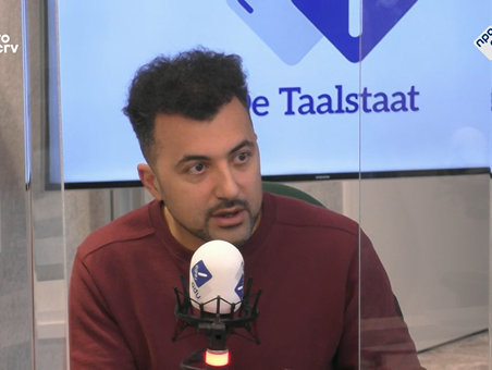 Özcan Akyol verspreidt op tv zijn liefde voor boeken