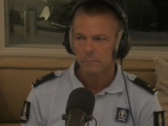 Robert van Kapel van de Koninklijke Marechaussee beantwoord alle vragen