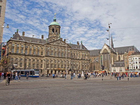 De demonstratie op de Dam had moeten worden afgekapt