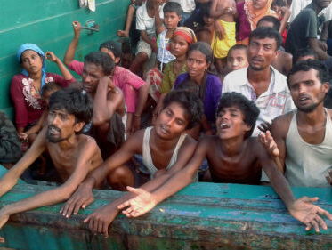 Honderdduizenden Rohingya overleven in modderig duinlandschap