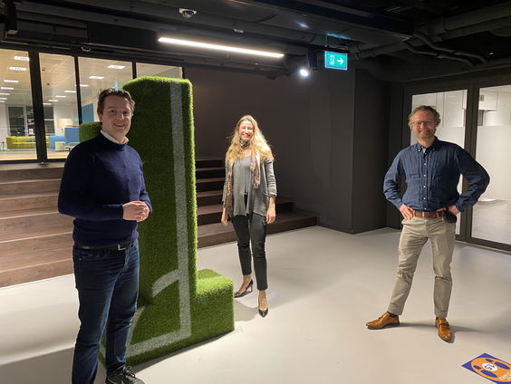 Het Nieuwsforum met Sharon Gesthuizen, Sywert van Lienden en Roderik van Grieken