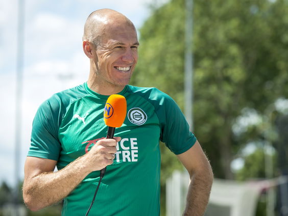 Arjen Robben stelt rentree bij Groningen uit: 'Hij heeft wat pijntjes'