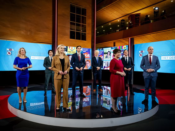 Het Slotdebat van de NOS en het laatste campagnenieuws