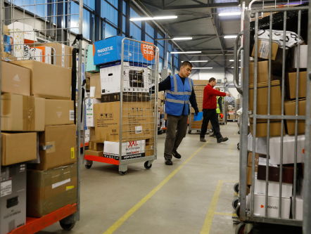 Internetaankoop retour naar webshop: wie betaalt de verzendkosten?