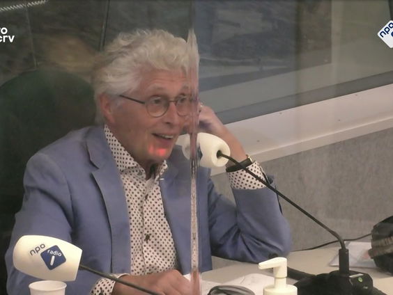 Jacques d’Ancona over Robert Long